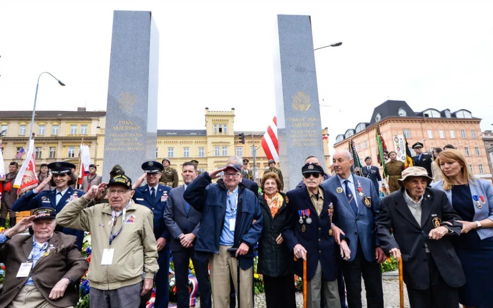 U památníku Díky, Ameriko! vzdali hold osvoboditelům Plzně i obyvatelům válkou zmítané Ukrajiny, foto: Martin Pecuch