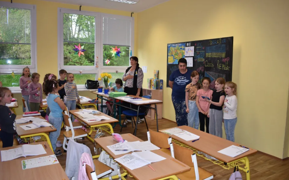 Dětem z Ukrajiny nejvíce chybí jejich tátové, popisuje učitelka z adaptační skupiny