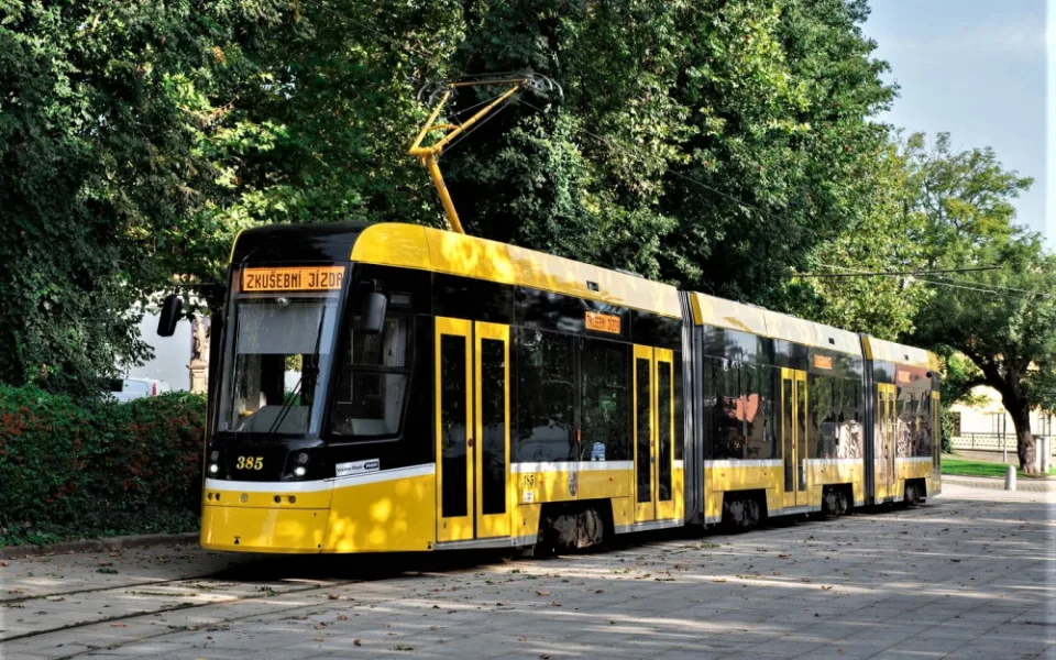 Plzeňský dopravní podnik pořídí dalších 10 moderních škodováckých tramvají za 680 milionů korun