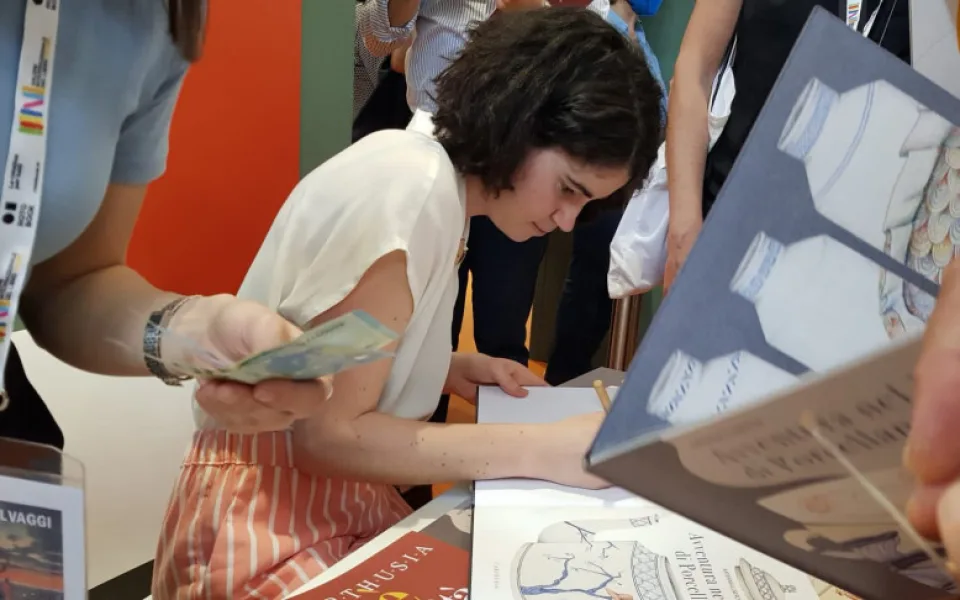 Studentka plzeňské „Sutnarky“ Kateřina Illnerová zvítězila na Mezinárodním knižním veletrhu v Turíně v soutěži dětských ilustrovaných knih beze slov