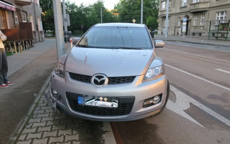 Opilý mladík za volantem se chtěl vyhnout kontrole a pokusil se policistům ujet, během honičky havaroval