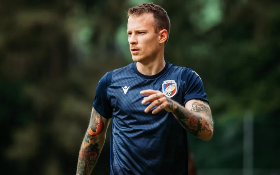 Záložník Sýkora bude i v nadcházející sezoně oblékat dres Plzně, podepsal smlouvu na tři roky
