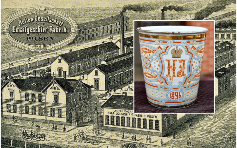 Jeden z nejstarších pohledů na plzeňskou továrnu Bartelmus a osudný pohárek z oslavy carské korunovace