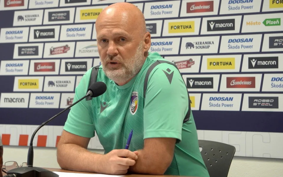 Chceme postoupit do základní skupiny evropských pohárů, říká trenér mistrovské Plzně