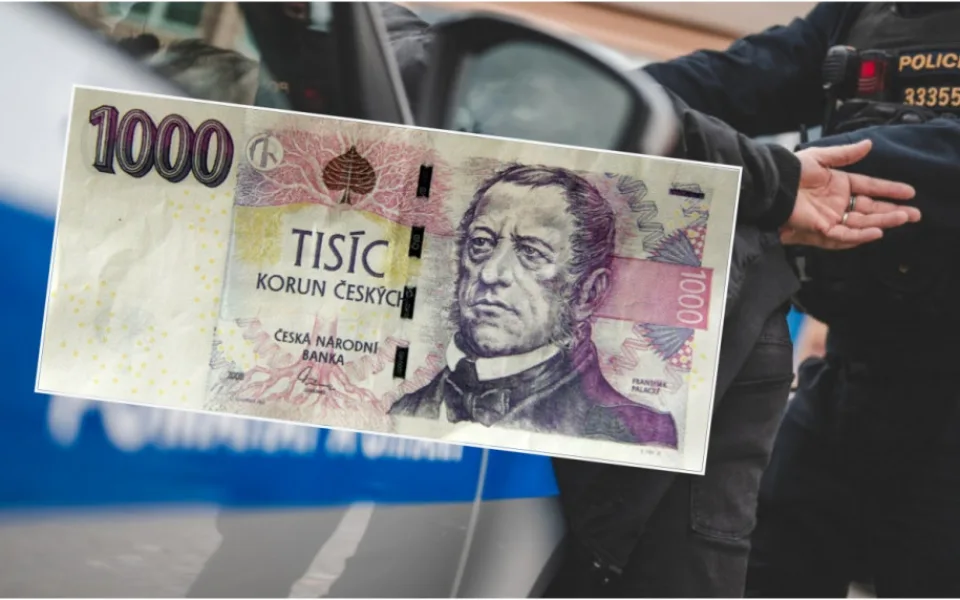 Muž strkal podomácku vytištěné tisícovky do vkladových bankomatů, přístroje padělky ihned rozpoznaly