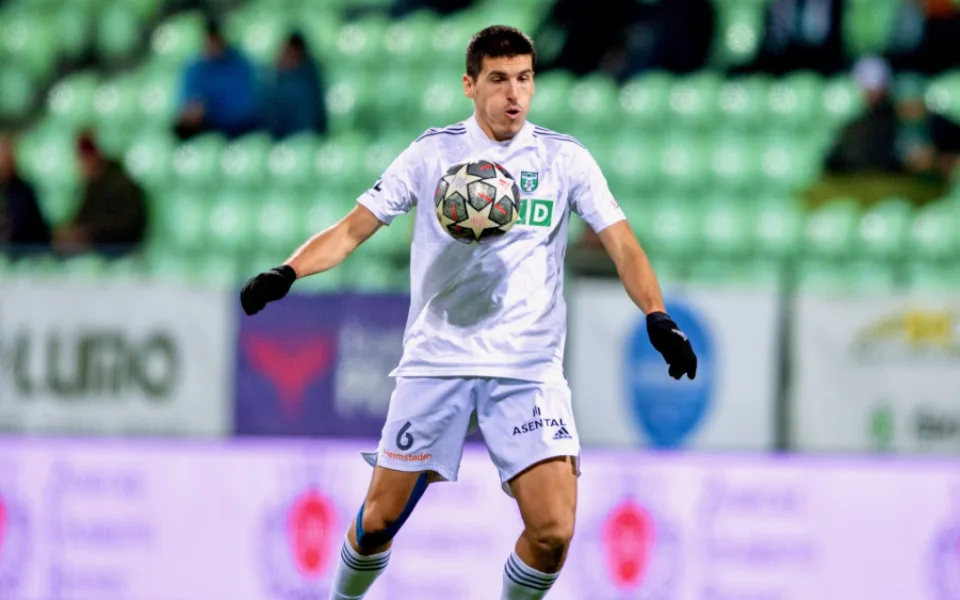 Okamžitý vyhazov z kádru FC Viktoria Plzeň dostal Albánec Kristi Qose, který napadl rozhodčího