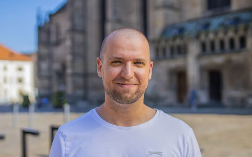 Lídr Přísahy Petr Denk se stal vítězem ankety Plzeňské Drbny, ve které se hlasovalo o tom, kdo by se měl podle čtenářů stát po podzimních komunálních volbách primátorem Plzně