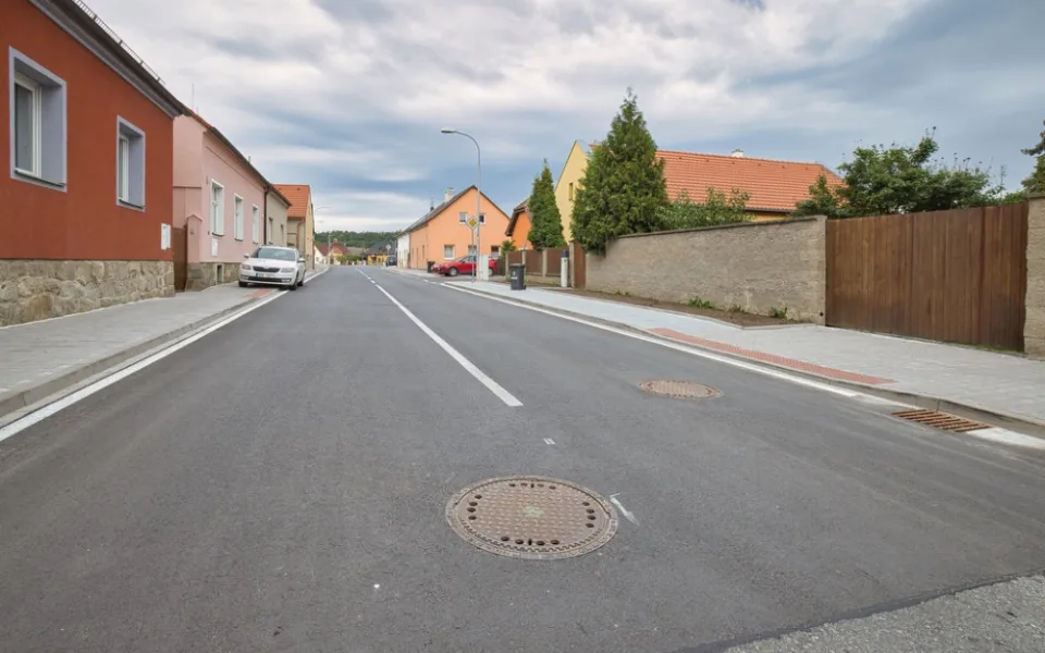 Po dvou letech město dokončilo stavbu kanalizace a vodovodu v Koterově za více než 250 milionů