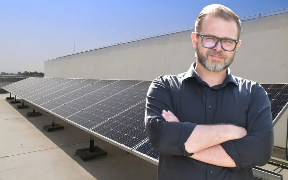 Plzeň zaspala v přípravě přechodu na alternativní zdroje energie, tepe vedení města Daniel Kůs, opoziční zastupitel za Piráty