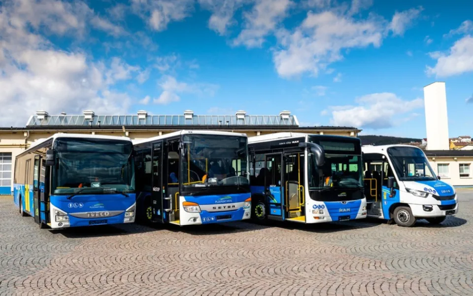 Společnost Arriva má s Plzeňským krajem od roku 2020 desetiletou smlouvu na zajišťování autobusové dopravy
