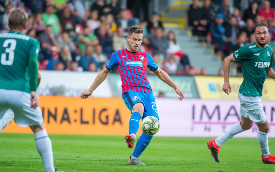 Lukáš Kalvach prodloužil s Viktorií smlouvu. Je to pro mě odměna, pochvaluje si záložník