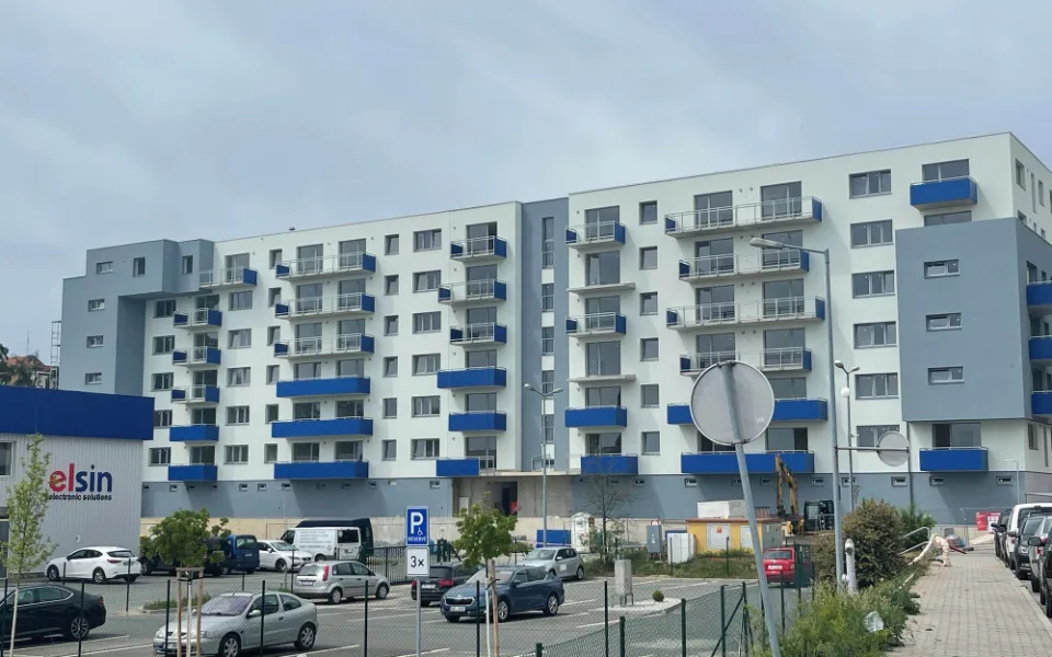 Komerční bydlení za nižší ceny nabídne plzeňské biskupství, koupilo novostavbu domu se stovkou nájemních bytů