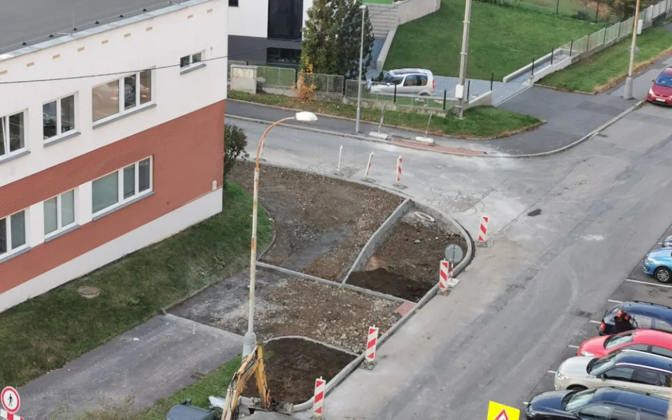 Problémová křižovatka na lochotínském sídlišti projde rekonstrukcí, bude bezpečnější