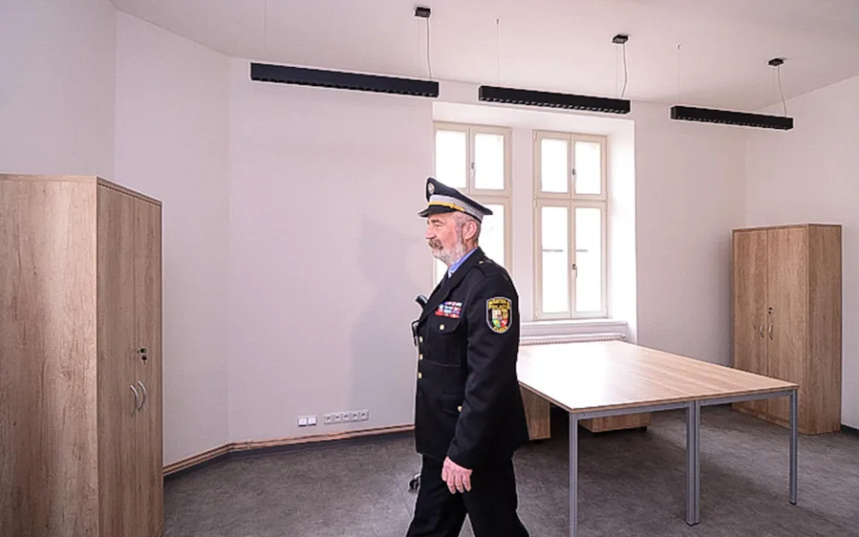 S návrhy na zlepšení fungování městské policie její velitel u nového vedení Plzně neuspěl a končí