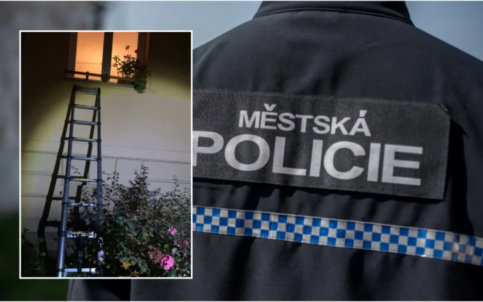 K bezmocné seniorce se strážníci dostávali oknem, žena ležela na podlaze a nemohla se hýbat