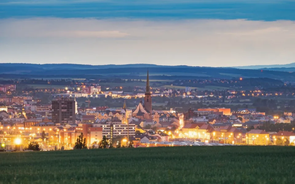 V Plzeňském kraji přespalo letos v létě 341 405 turistů, méně než loni