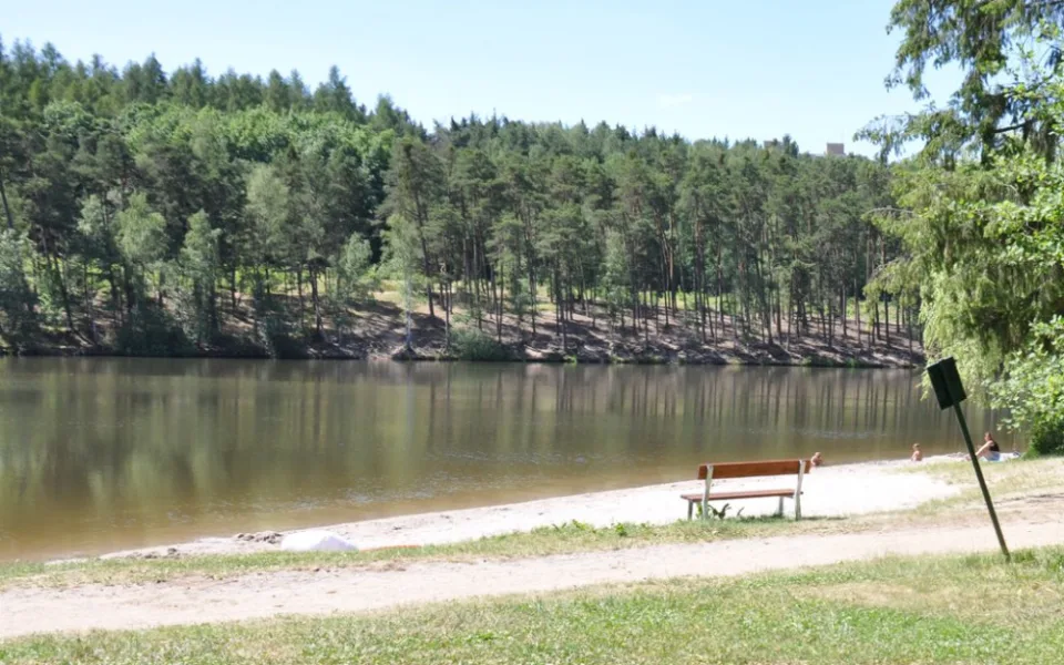 Šaldovský rybník bude mít lepší přístup k vodě, radnice také nechá zpevnit jeho břeh, aby nedocházelo k erozi