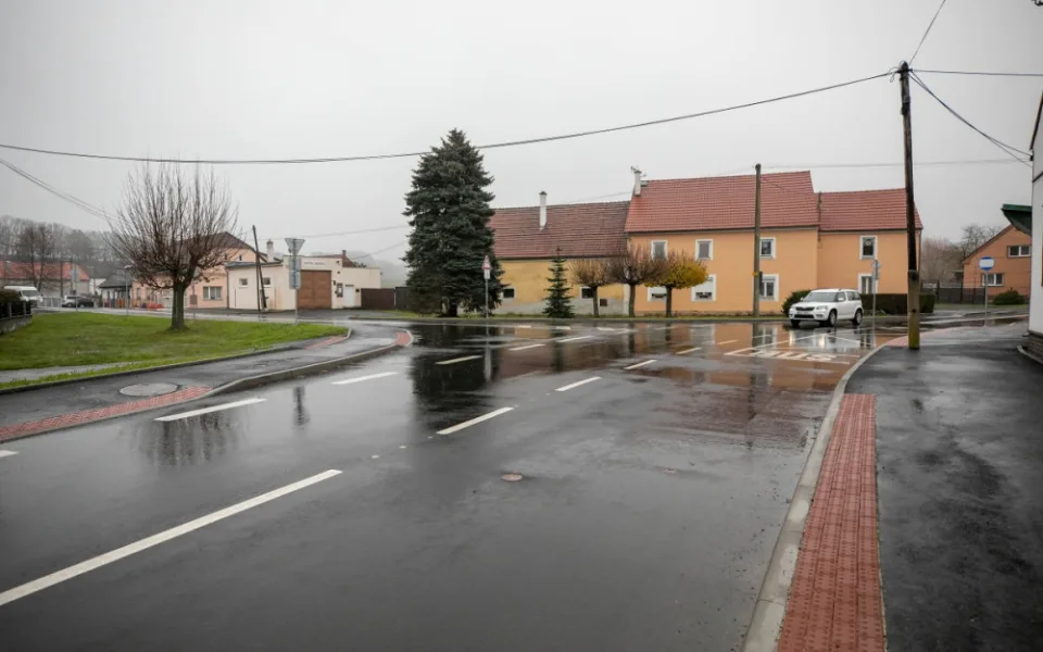 Řidiči už mohou využívat opravený most v Lužičkách u Domažlic i křižovatku na Horšovský Týn
