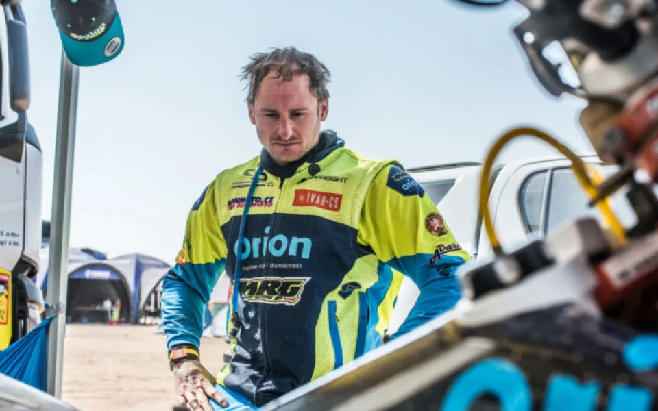 Kolik stojí Dakar? Ještě sedíš doma u salátu a už seš v tom za desítky tisíc eur, říká jezdec Martin Michek
