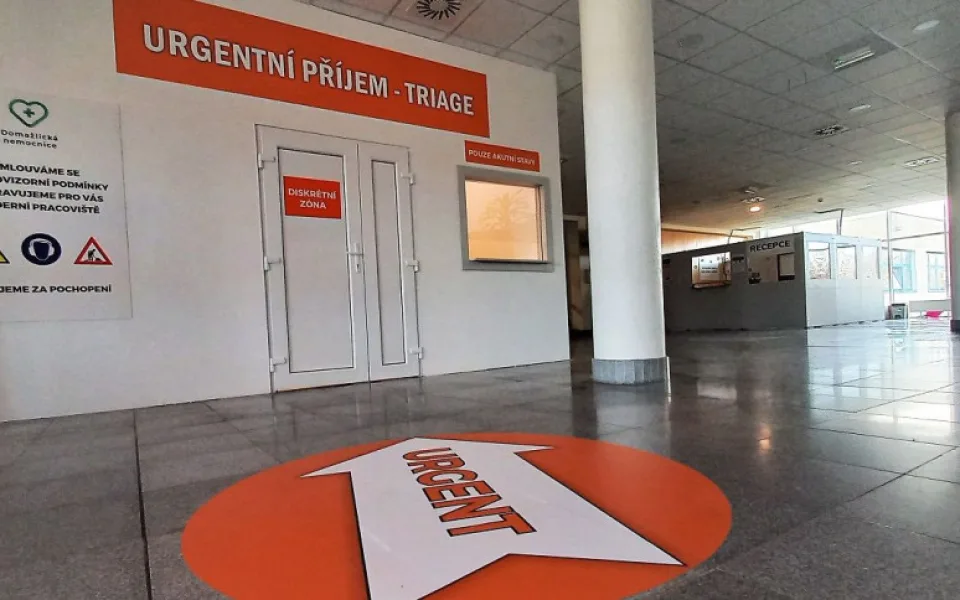 Nový režim příjmu zavádí Domažlická nemocnice pro pacienty s akutními potížemi, nejprve je čeká triáž