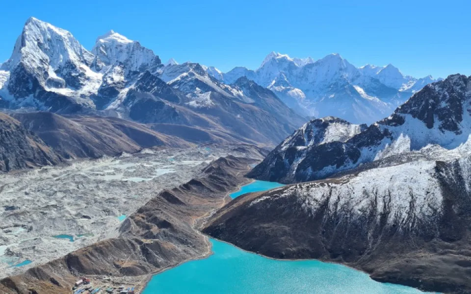 SAMA V NEPÁLU: Gokyo lakes jsou jako nepálské Lago di Garda