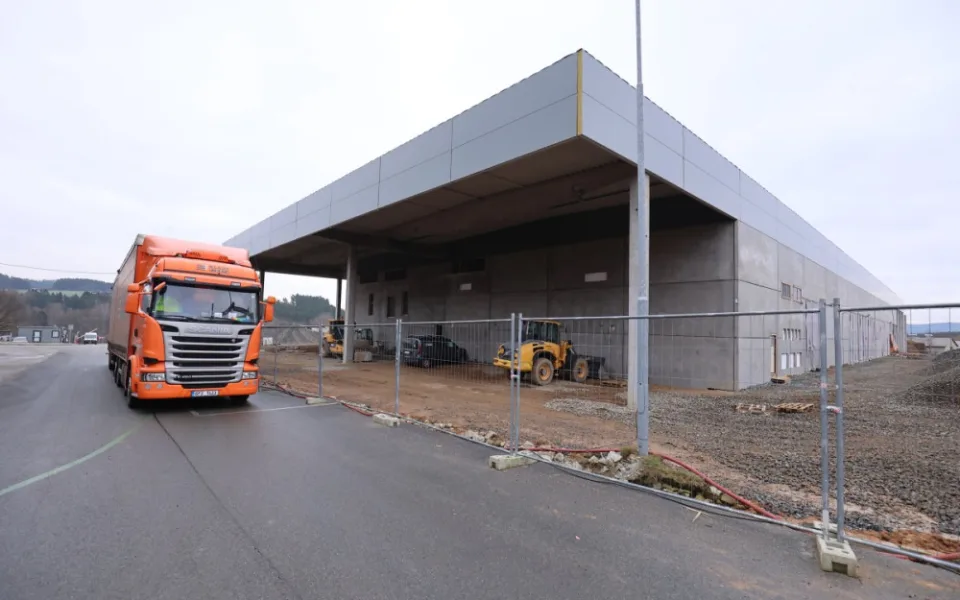 Město trápí nákladní doprava, s jejím odklonem chce pomoci vedení kraje