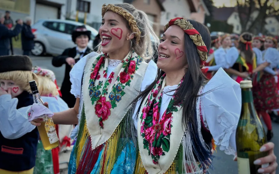 Už je konec masopustu, bájo, už je konec muziky. V chodském Postřekově oslavili nejznámější masopust