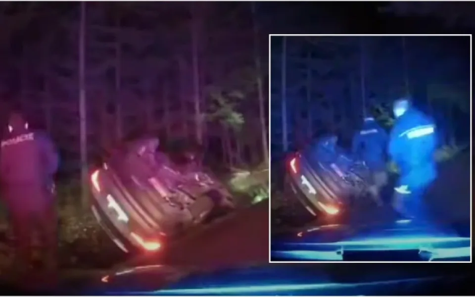 VIDEO: Muž se zákazem řízení ujížděl před policisty, havaroval a skončil převrácený v příkopu