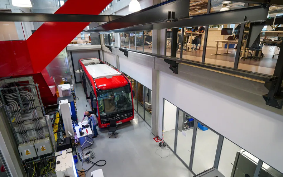 EvoBus plánuje kompletně přestěhovat do Česka z Německa a Francie výrobu karoserií pro autobusy