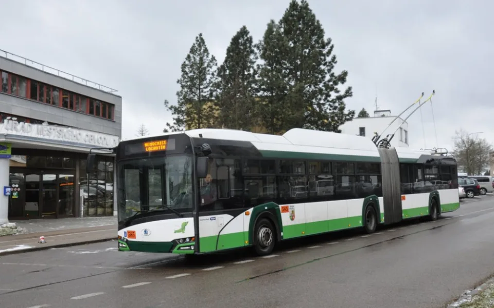 Místo naftových autobusů budou na Severní Předměstí zajíždět trolejbusy