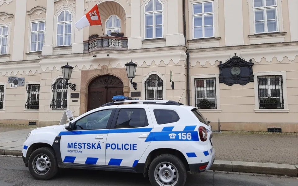Patnáct strážníků řeší v Rokycanech tisícovky událostí ročně, práce mají čím dál víc