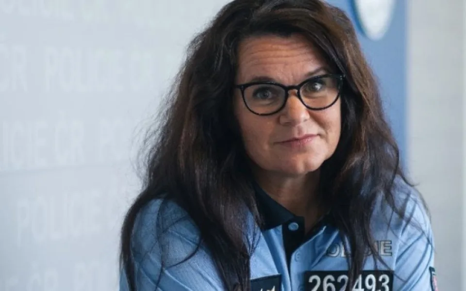 size4-size4-16788900617947-241-nabizime-obrovskou-skalu-prace-u-policie-rika-vedouci-personalistka-policie-simona-hruba