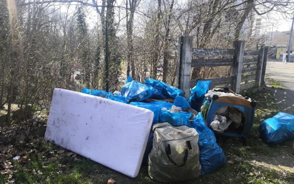 Uklízejí za jednu stravenku a pocit, že stále ještě patří do společnosti