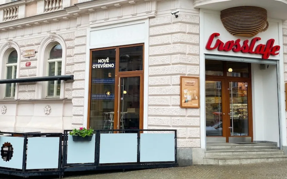 CrossCafe otevřelo novou pobočku přímo v centru u pomníku Díky, Ameriko!