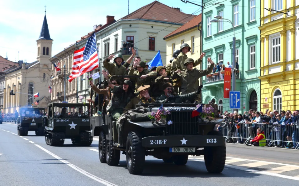Plzeňské čtyřdenní Slavnosti svobody si nenechaly ujít desítky tisíc lidí, hojná účast byla i v Rokycanech