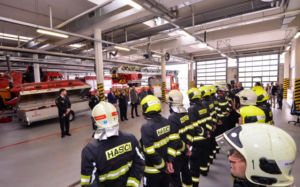 Na nákup nové techniky a speciálního oblečení pro hasiče poskytlo město Plzeň miliony korun