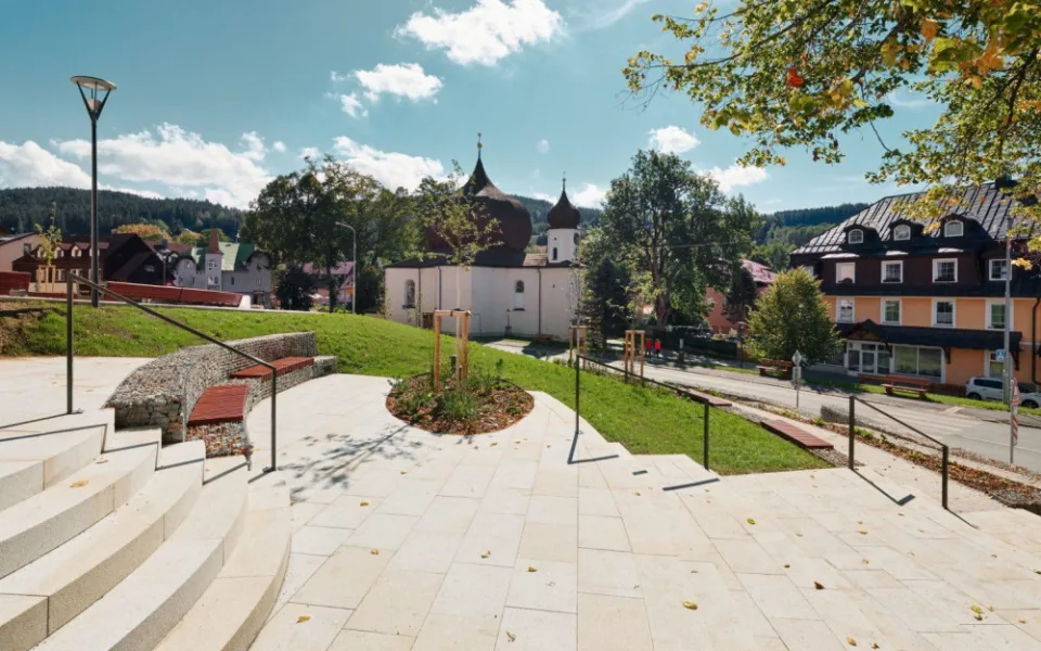 Řidiče potrápí uzavírka, stavba průtahu míří do další etapy