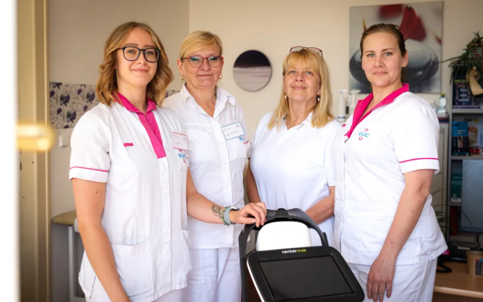 Zleva: Jana Sponnerová, DiS., MUDr. Libuše Hrdličková, MUDr. Jindřiška Šroubková, Bc. Jindra Zieglerová – personál diabetologické ambulance EUC Kliniky Plzeň