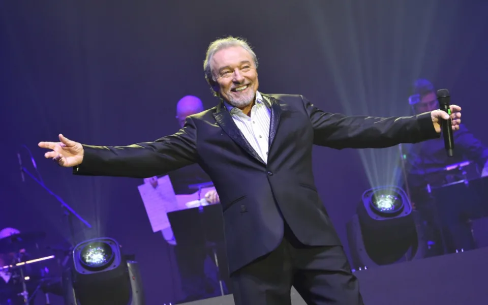 Karel Gott na bratislavském koncertě v lednu 2018, zdroj: oficiální stránky Karla Gotta