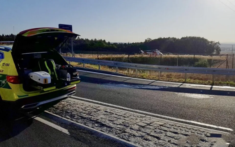 Na místě nehody zasahoval i vrtulník letecké záchranné služby