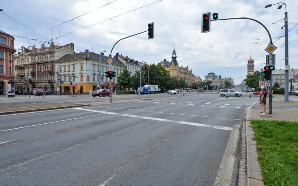 Na rušné křižovatce v centru Plzně začne týden trvající oprava semaforů, provoz bude regulovat policie