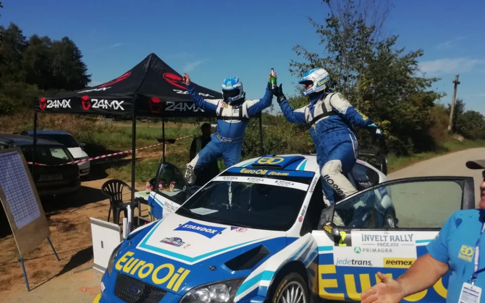 Dramatickou Rallye Pačejov vyhrál plzeňský Pech, Kopeckého předstihl v poslední erzetě