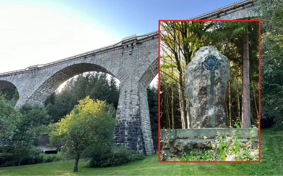 Poblíž železničního viaduktu u Reisachmühle je památník připomínající ztroskotání francouzského balonu