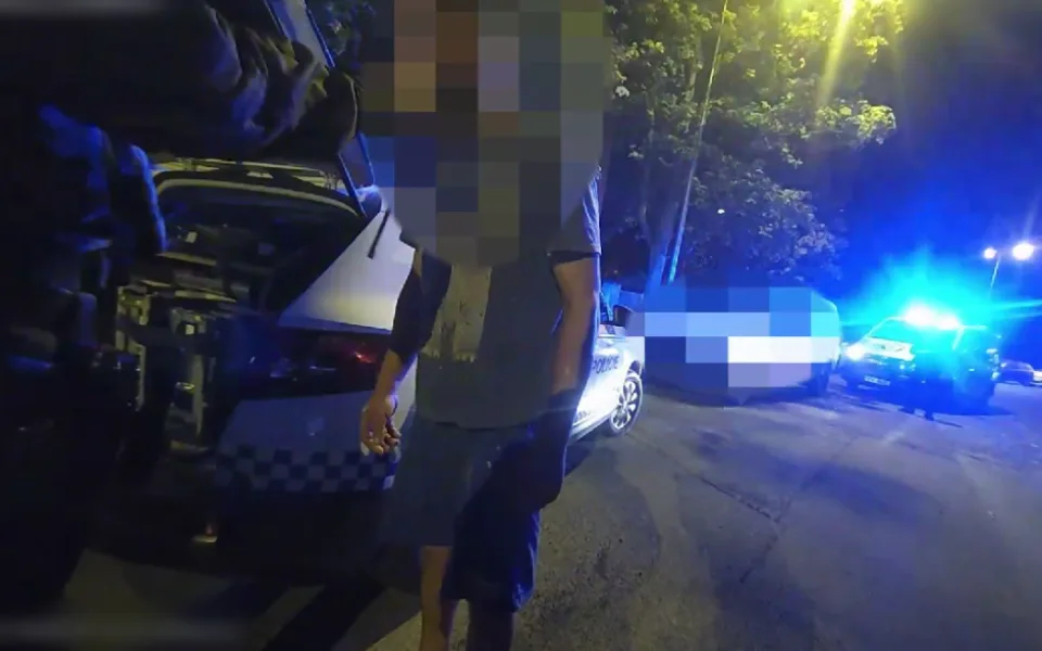 VIDEO: Všímavý řidič pomohl dopadnout ochmelku za volantem, pronásledoval ho navigoval policisty