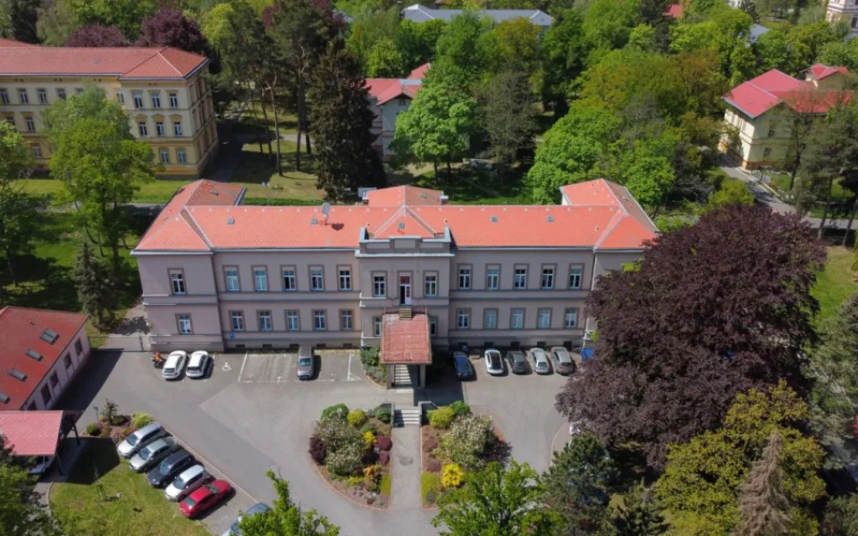 Z psychiatrické nemocnice utekl pacient, který má soudem nařízenou ústavní léčbu