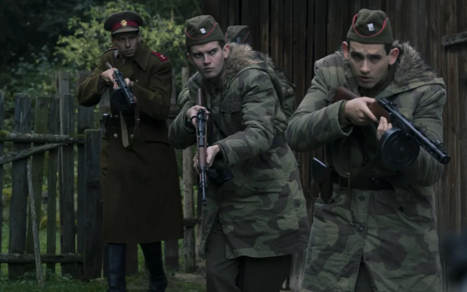 Natáčení temné minisérie o Králi Šumavy pokračuje, filmaři pracují na dvou řadách najednou
