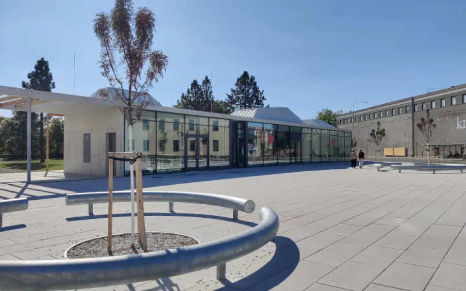 Nová vstupní brána do Borského parku budí u lidí rozpaky. Nadšení z ní nejsou ani mnozí zastupitelé Plzně