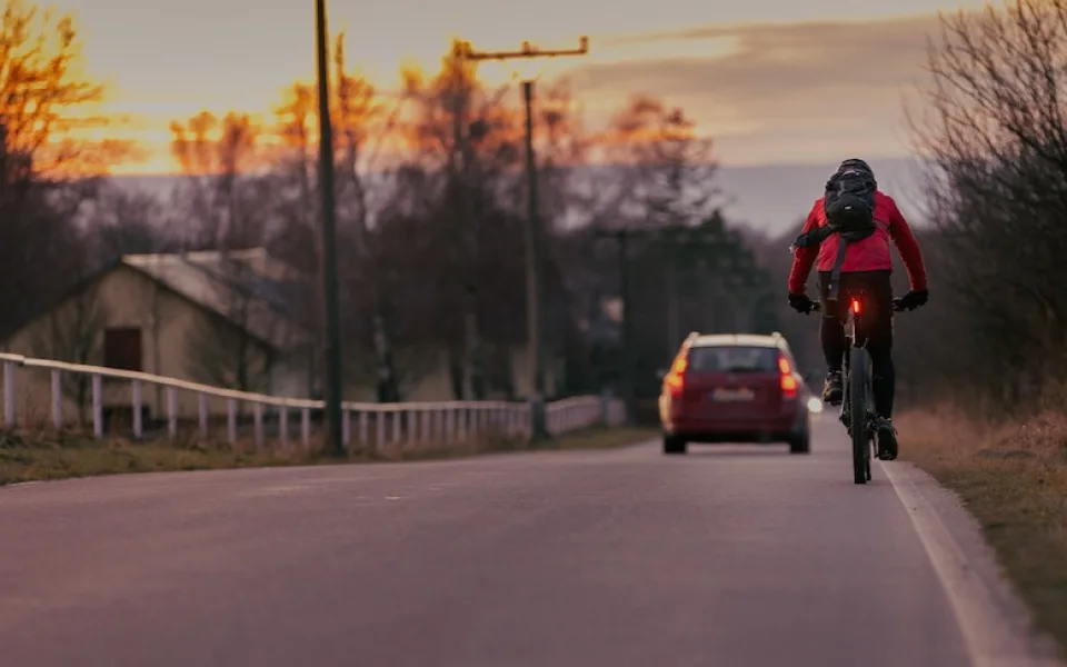 Vidět a být viděn! Ostatní účastníci silničního provozu mohou cyklisty snadno přehlédnout