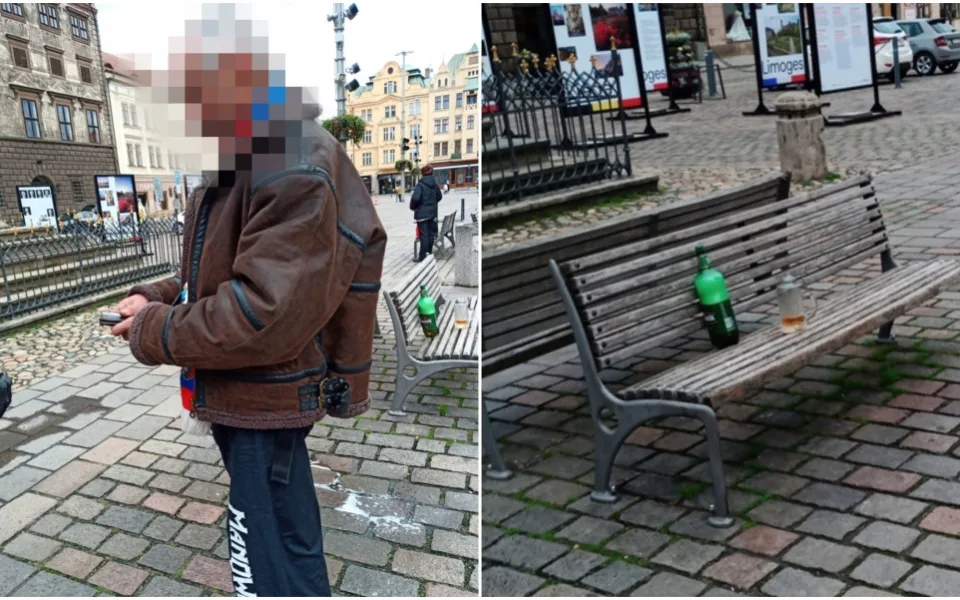 Muž beze studu močil před kolemjdoucími poblíž morového sloupu, před strážníky pak teatrálně dopíjel pivo