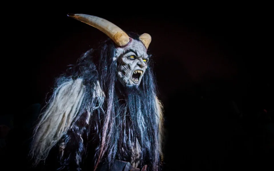 Zapomeňte na nudné vánoční trhy a nostalgické koledy. Klatovy se opět chystají na návštěvu Krampusáků